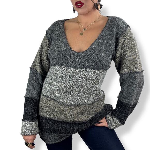 90's wool blend oversized deep v-neck sweater by IDI BY MATHEW H - Picture 13 of 16